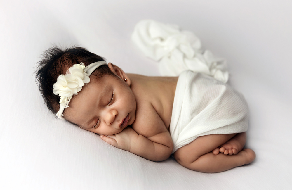 slide4 new born in white